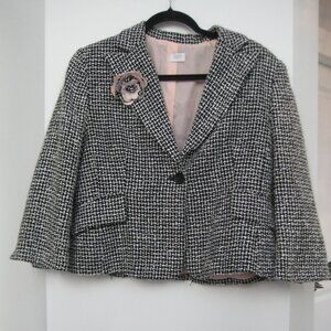 Adorable short style Blazer from Suzy Shier